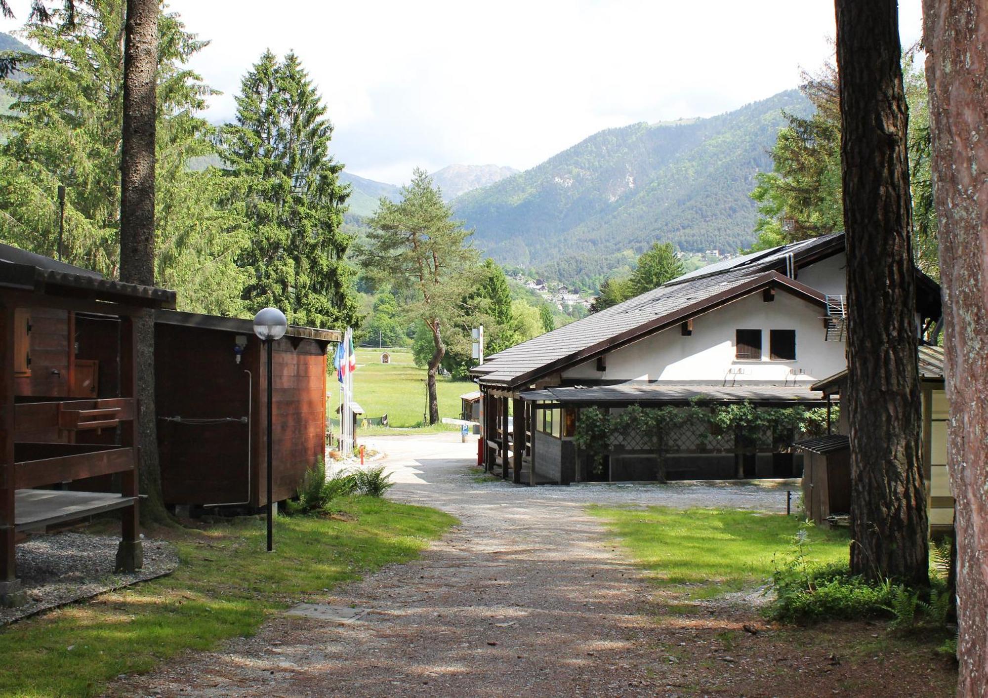 Camping La Pineta ซานตามาเรียมัจจอเร ภายนอก รูปภาพ